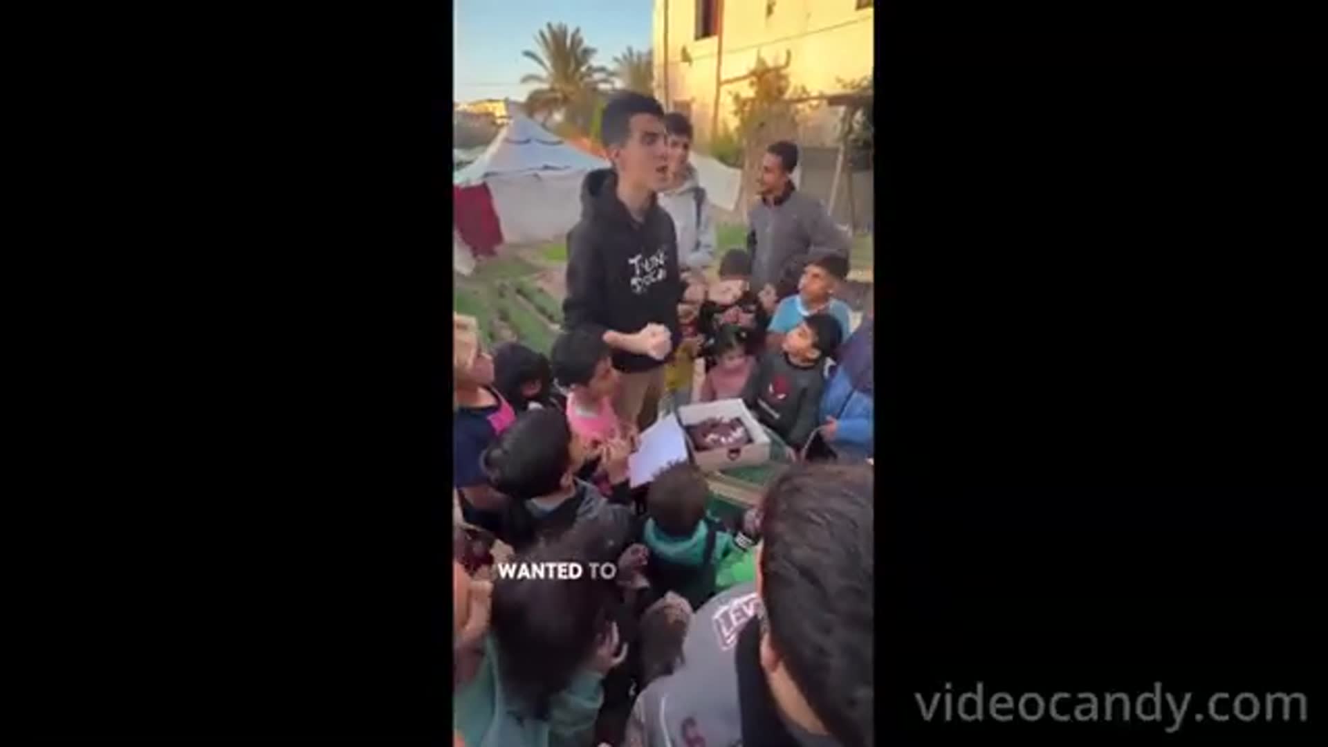 Gazans celebrate Ms Rachel's birthday